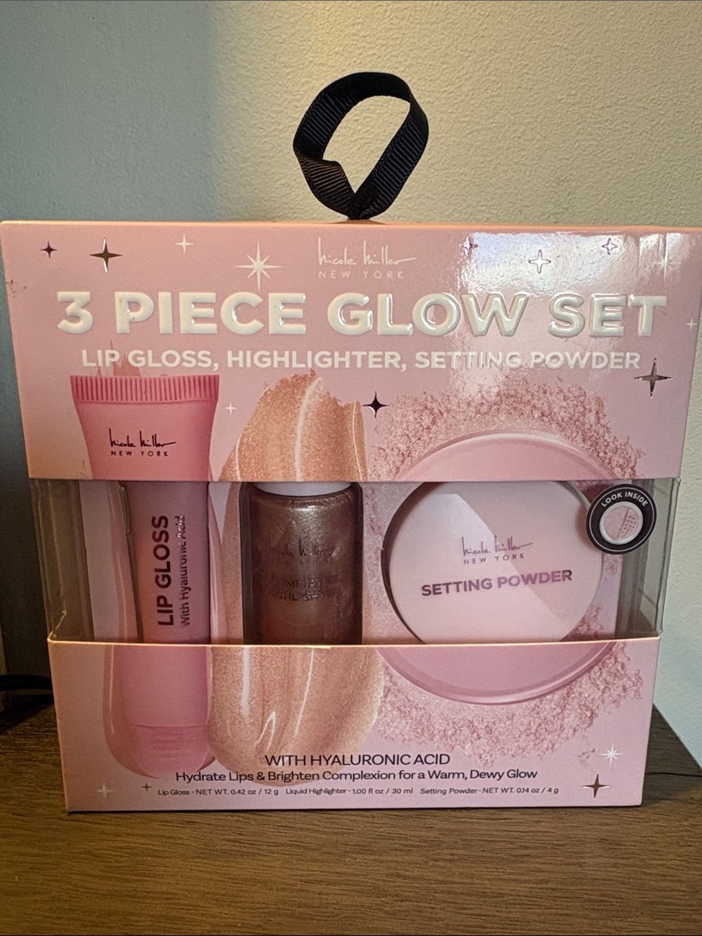 Nicole Miller New York 3-Piece Glow Set Lip Gloss Highlighter Powder New